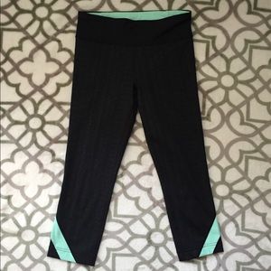 UA Training Capris